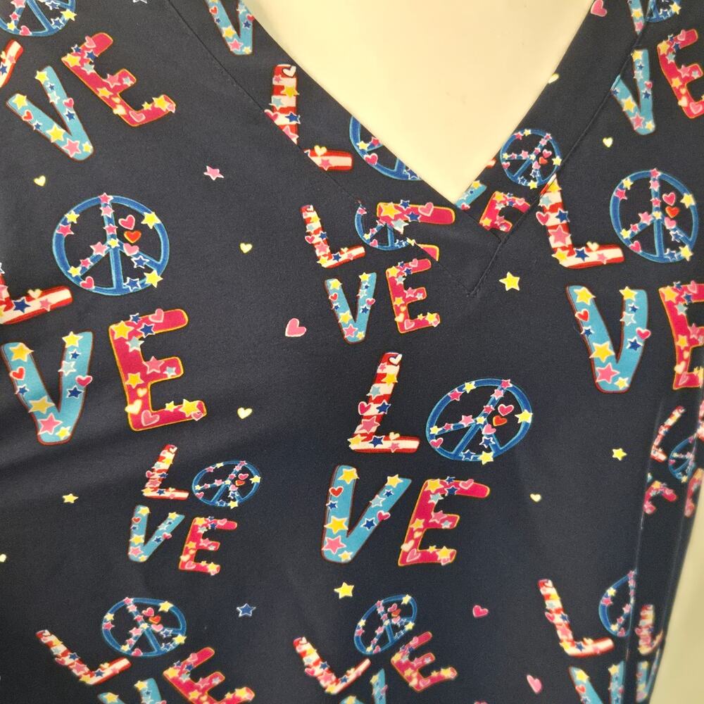 Womens Love Print Scrub Top Navy Blue V-Neck Peace Sign Nurse Uniform Size 2X - Picture 4 of 6